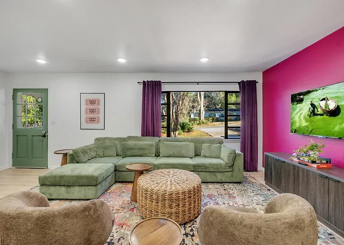 Сasa de vacaciones Spacious 4bd - With Backyard & Games Tallahassee