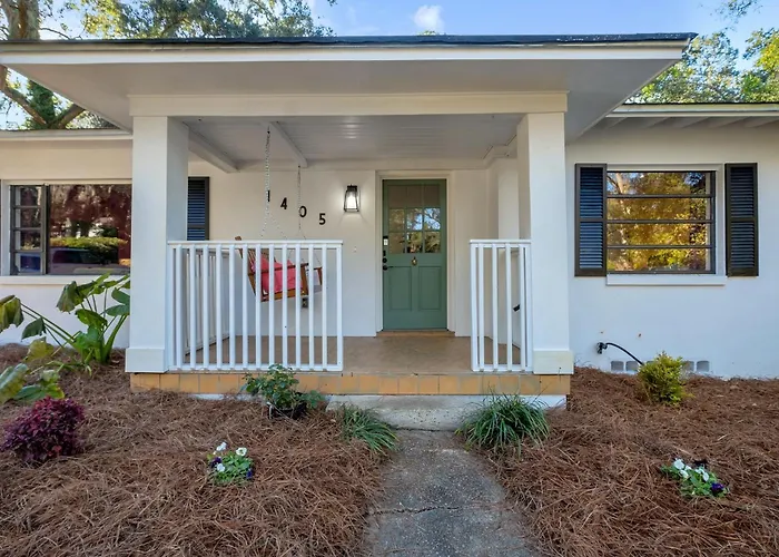Spacious 4bd - With Backyard & Games * Tallahassee