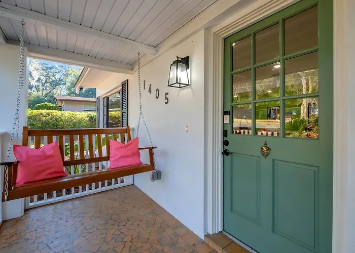 Spacious 4bd - With Backyard & Games Tallahassee