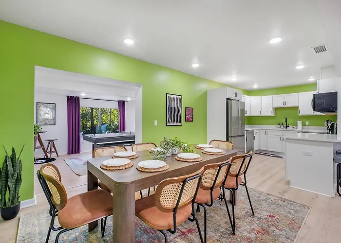Spacious 4bd - With Backyard & Games * Tallahassee