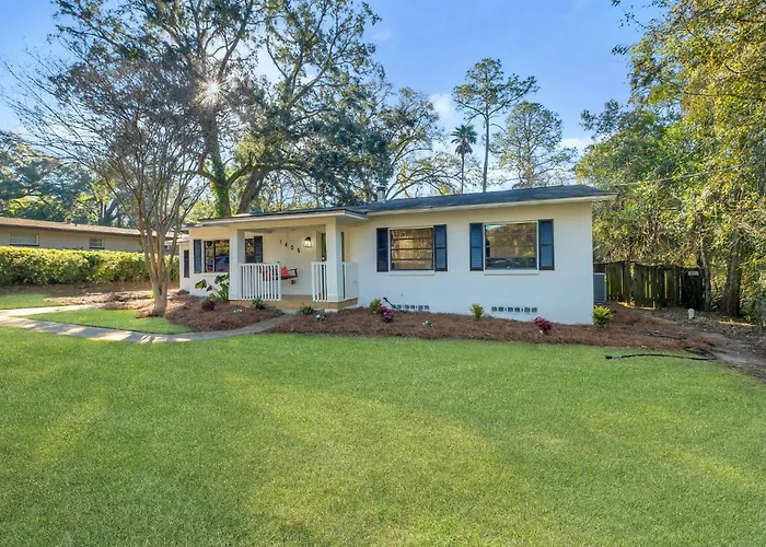 Сasa de vacaciones Spacious 4bd - With Backyard & Games Tallahassee